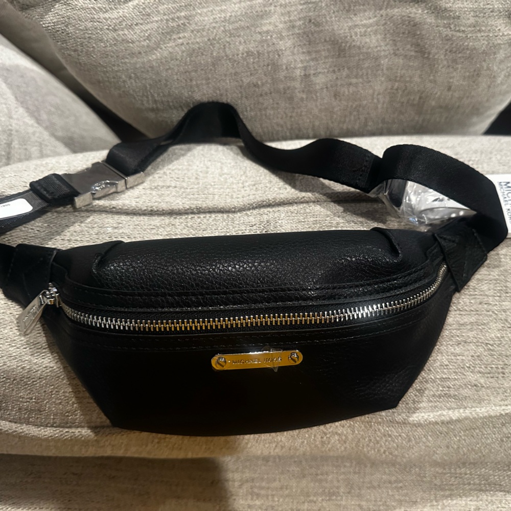 NWT Michael Kors belt bag. Black with silver hardware (Fanny pack)